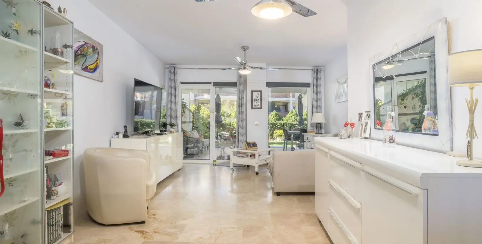 Sale of ground floor apartment in Mijas Costa 12