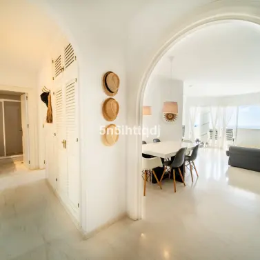 Sale of middle floor apartment in Calahonda