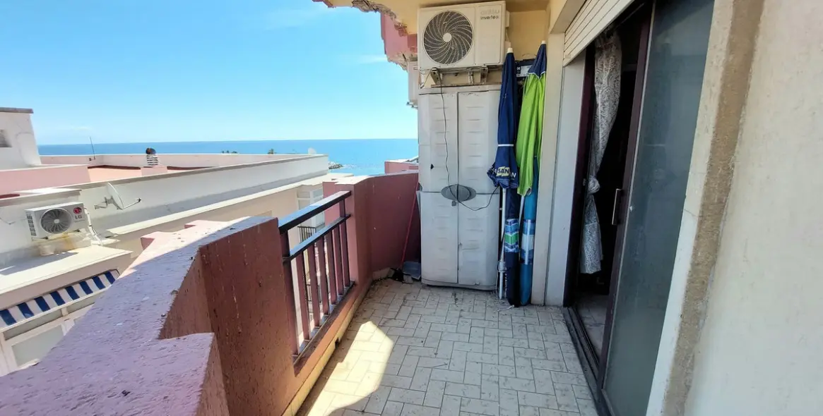 Venta de apartamento en planta media en Fuengirola 2