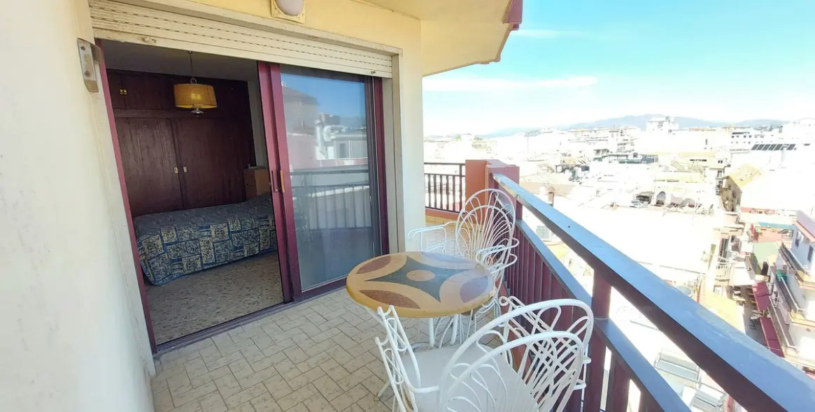 Venta de apartamento en planta media en Fuengirola 25