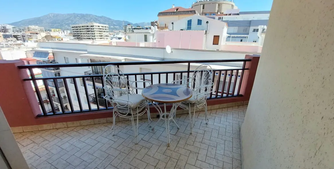 Venta de apartamento en planta media en Fuengirola 46