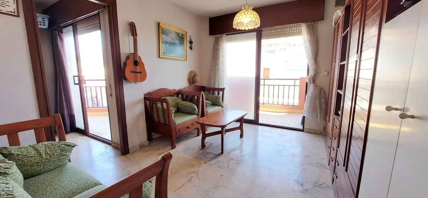 Venta de apartamento en planta media en Fuengirola 0
