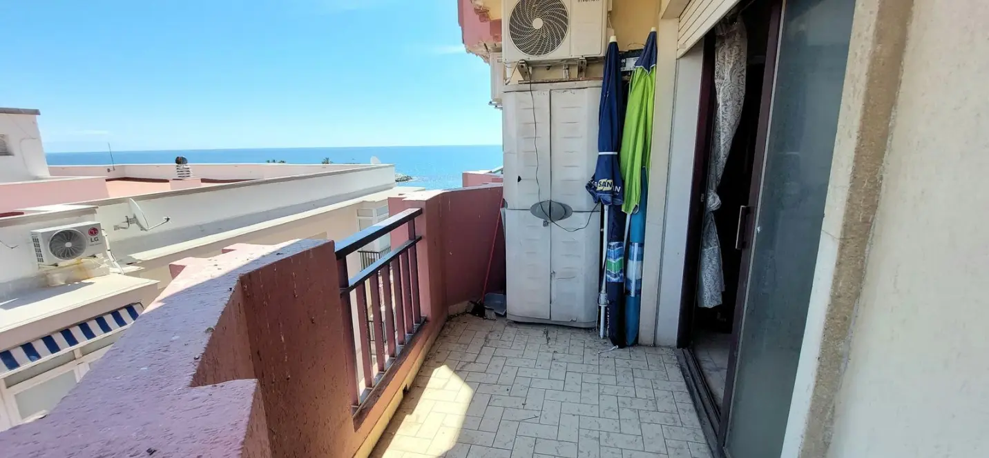 Venta de apartamento en planta media en Fuengirola 1