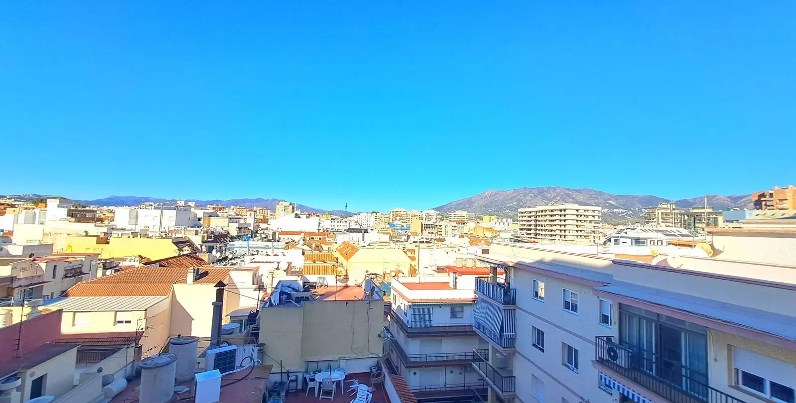 Venta de apartamento en planta media en Fuengirola 8