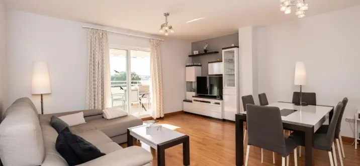 Sale of middle floor apartment in Benalmadena 3