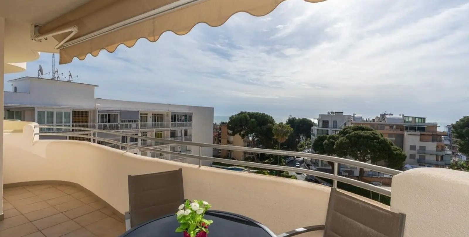 Venta de apartamento en planta media en Benalmadena 3
