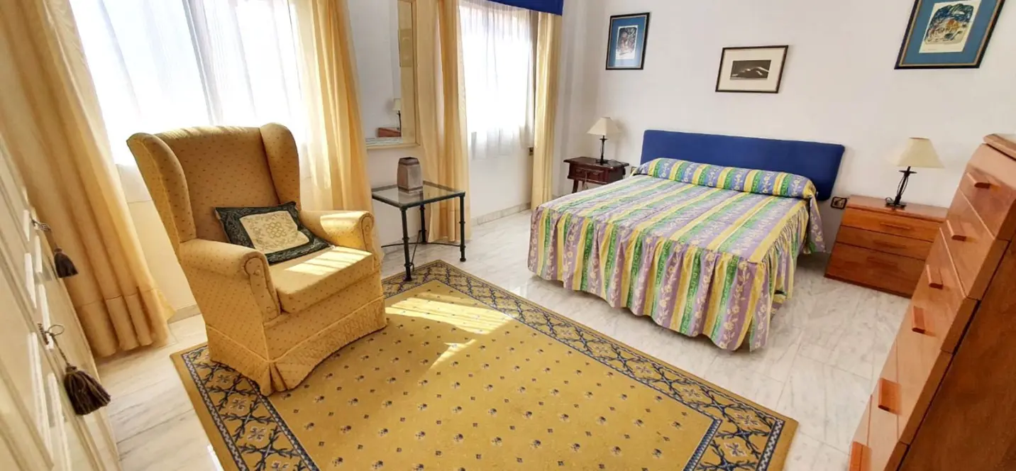 Sale of penthouse in Fuengirola 2