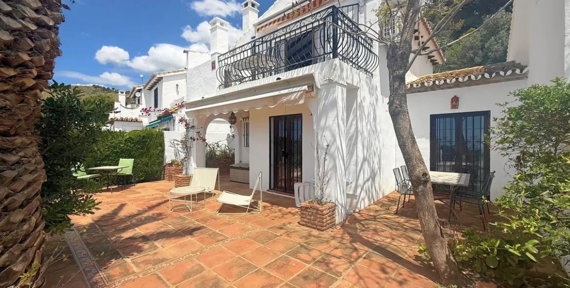 Продажа дома на две семьи в Mijas 1