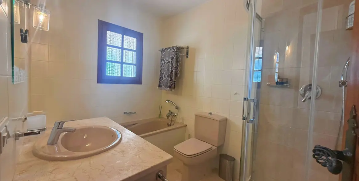 Продажа дома на две семьи в Mijas 18