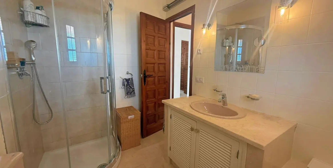 Продажа дома на две семьи в Mijas 19