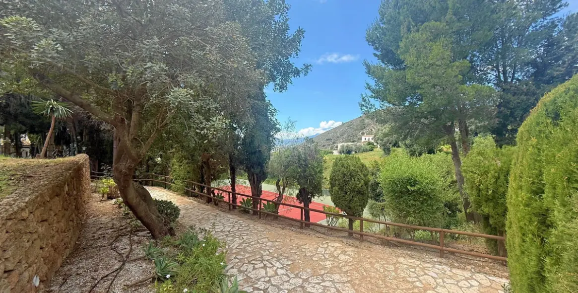 Продажа дома на две семьи в Mijas 51