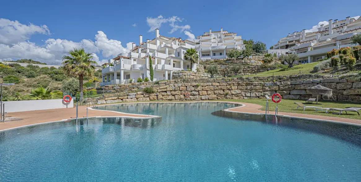 Sale of ground floor apartment in Nueva Andalucía 1