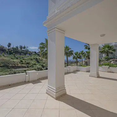 Sale of ground floor apartment in Nueva Andalucía