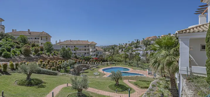 Sale of ground floor apartment in Nueva Andalucía 3