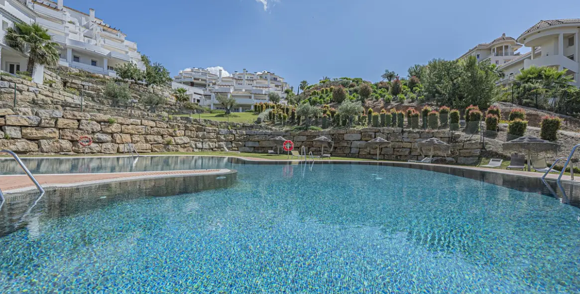 Sale of ground floor apartment in Nueva Andalucía 24