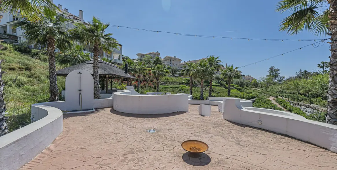 Sale of ground floor apartment in Nueva Andalucía 29