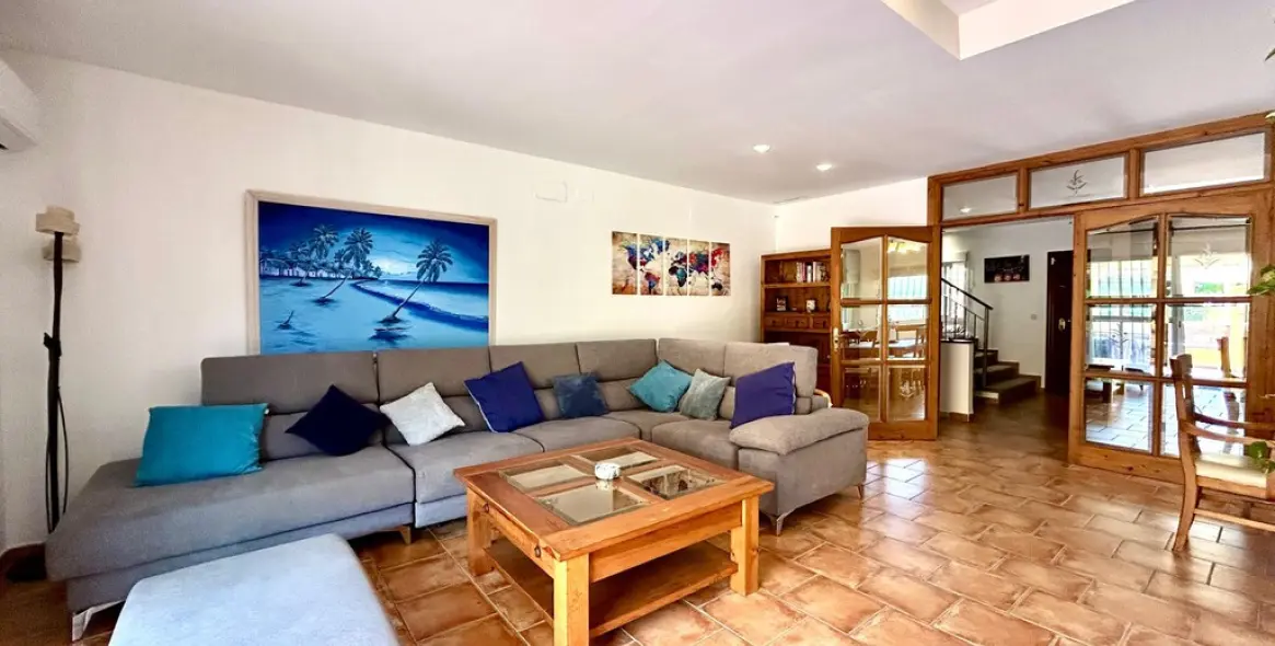 Sale of semi-detached house in Estepona 3