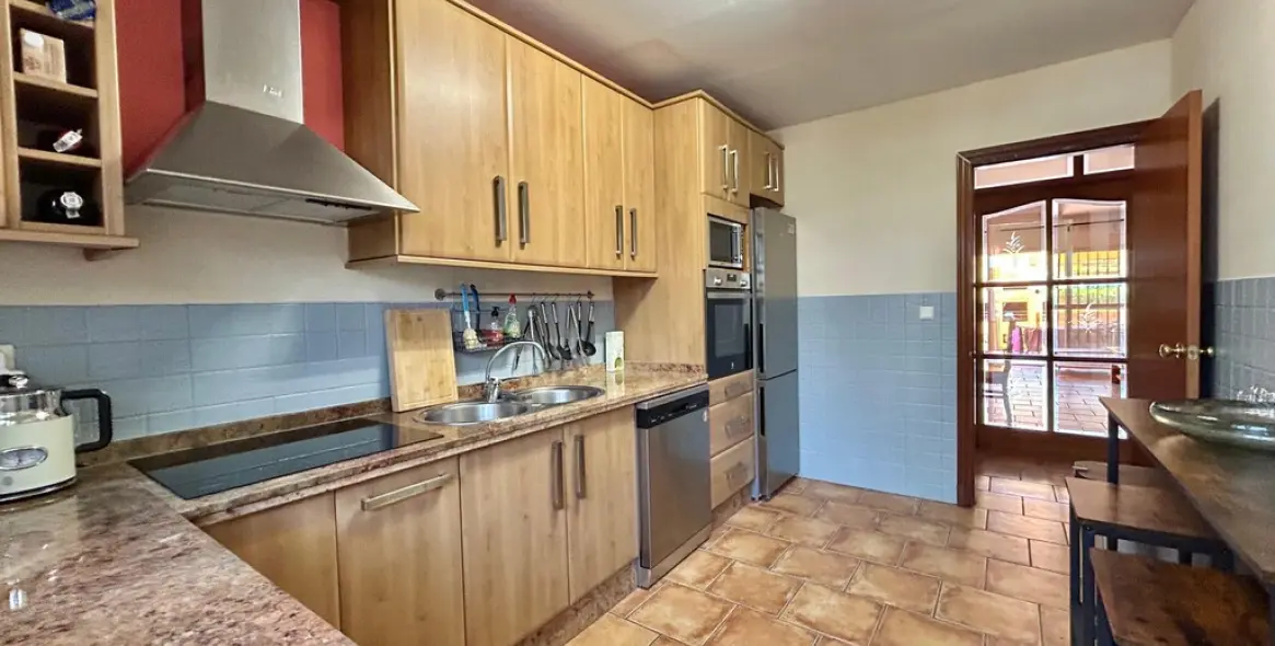 Sale of semi-detached house in Estepona 9