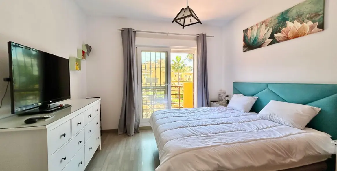 Sale of semi-detached house in Estepona 16