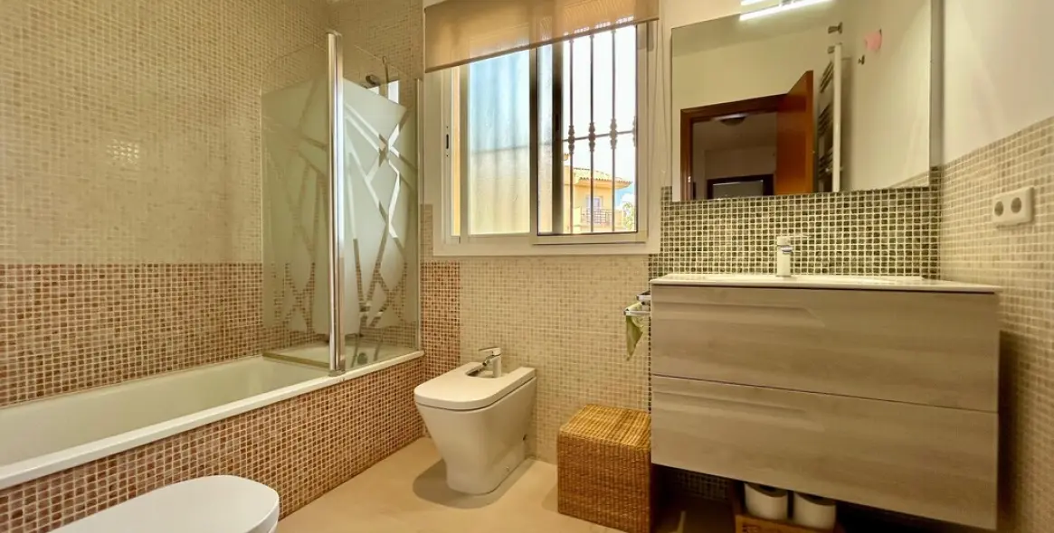 Sale of semi-detached house in Estepona 21