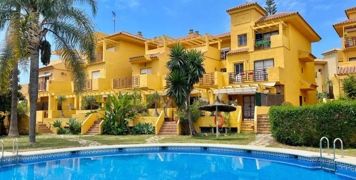 Sale of semi-detached house in Estepona 31