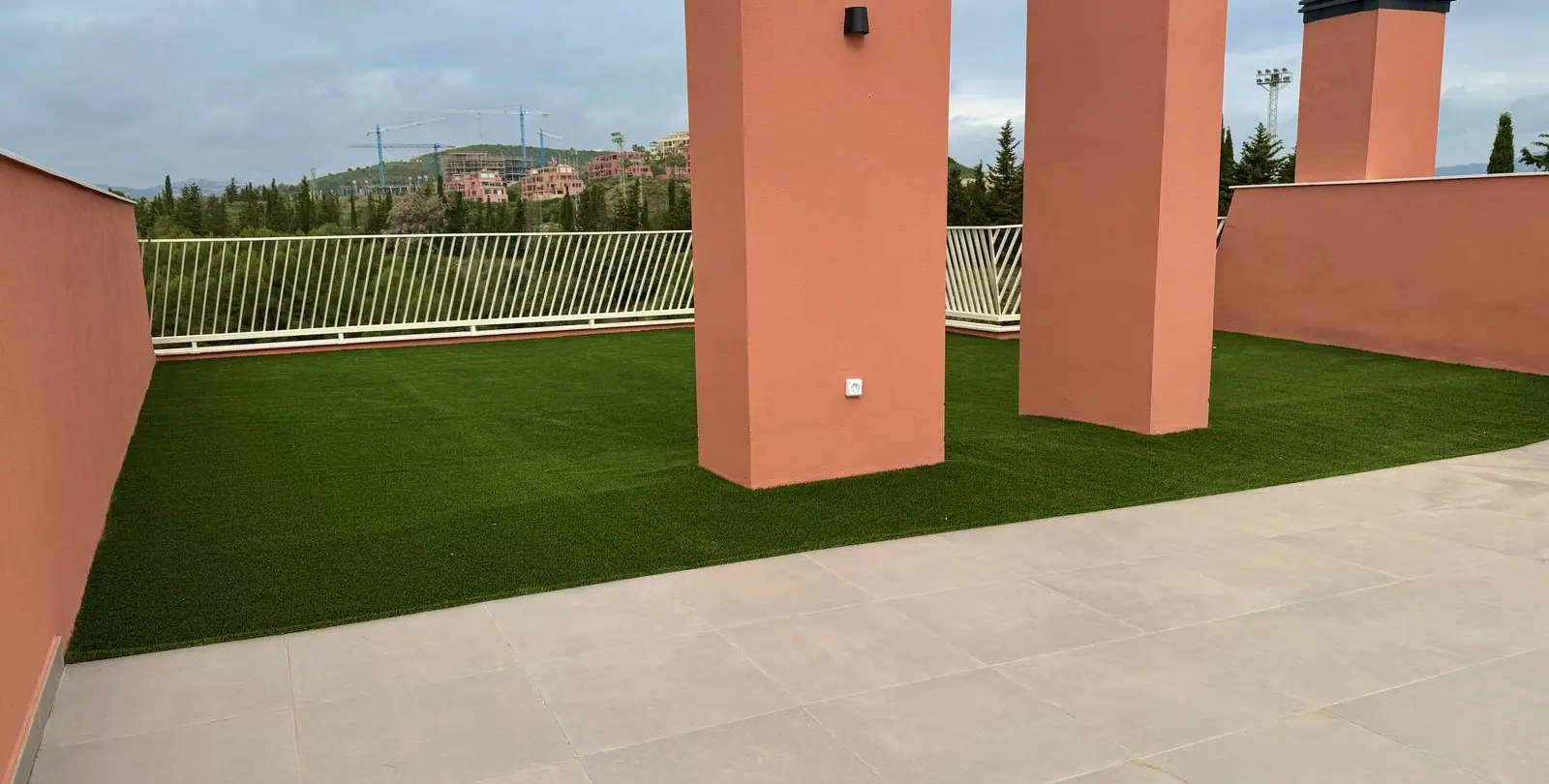 Sale of penthouse in El Chaparral 12