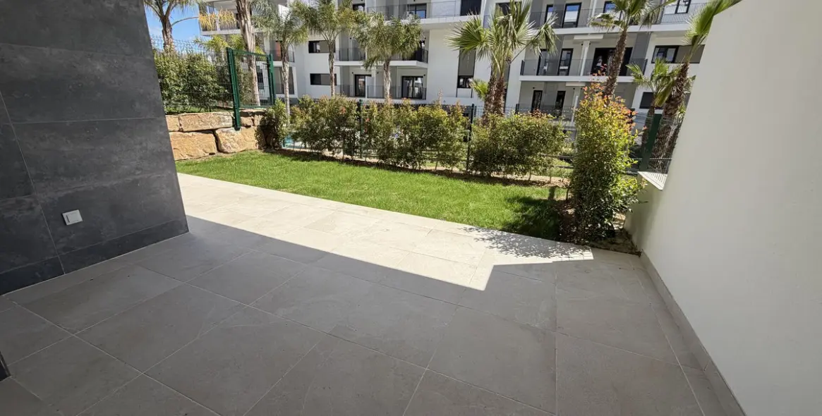 Sale of ground floor apartment in Estepona 20