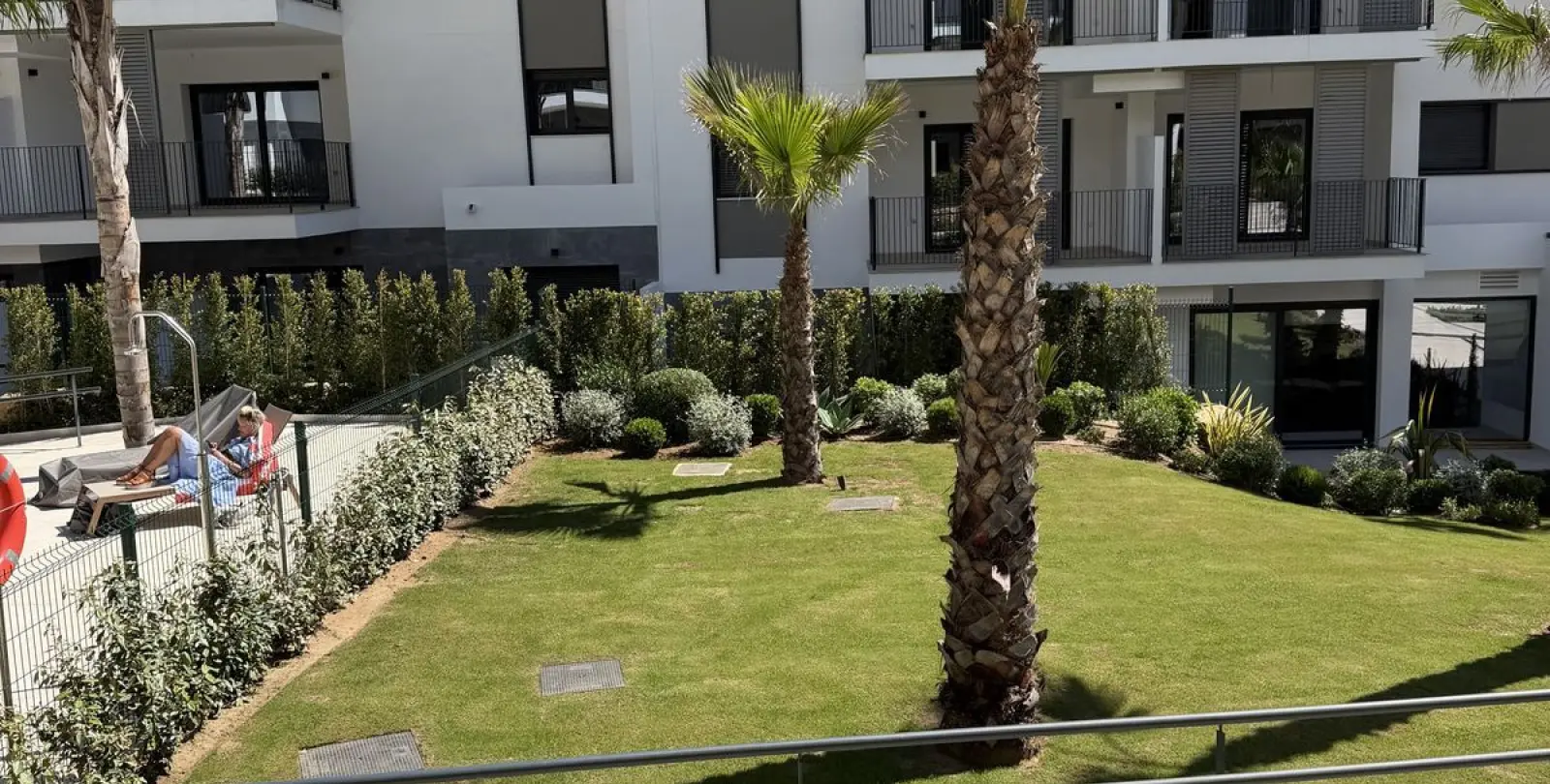Продажа апартаментов на первом этаже в Estepona 12