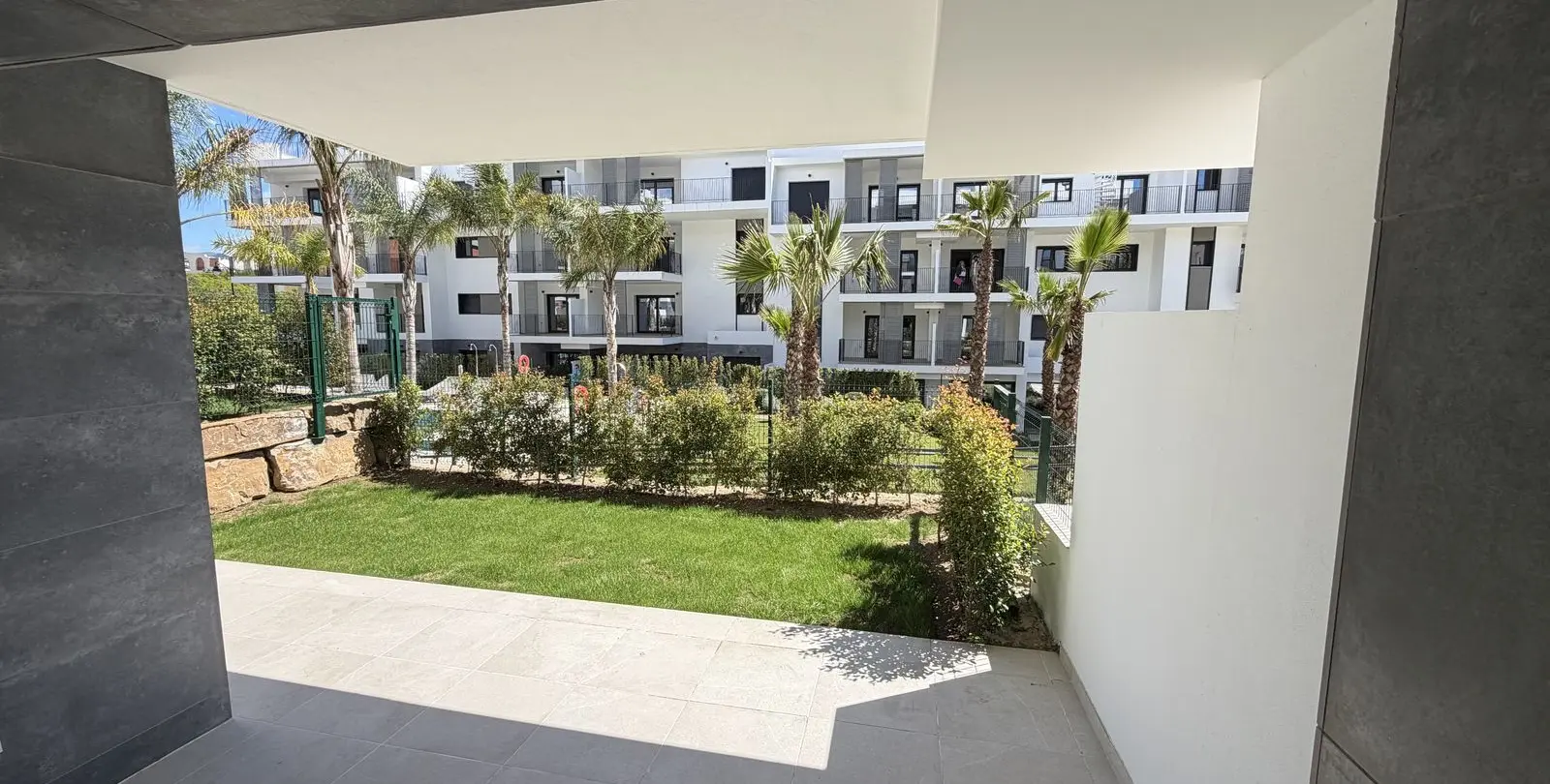 Продажа апартаментов на первом этаже в Estepona 29