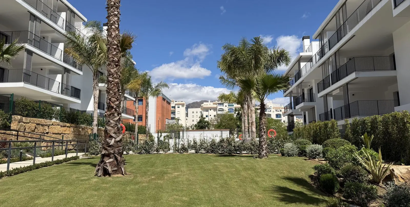 Продажа апартаментов на первом этаже в Estepona 47