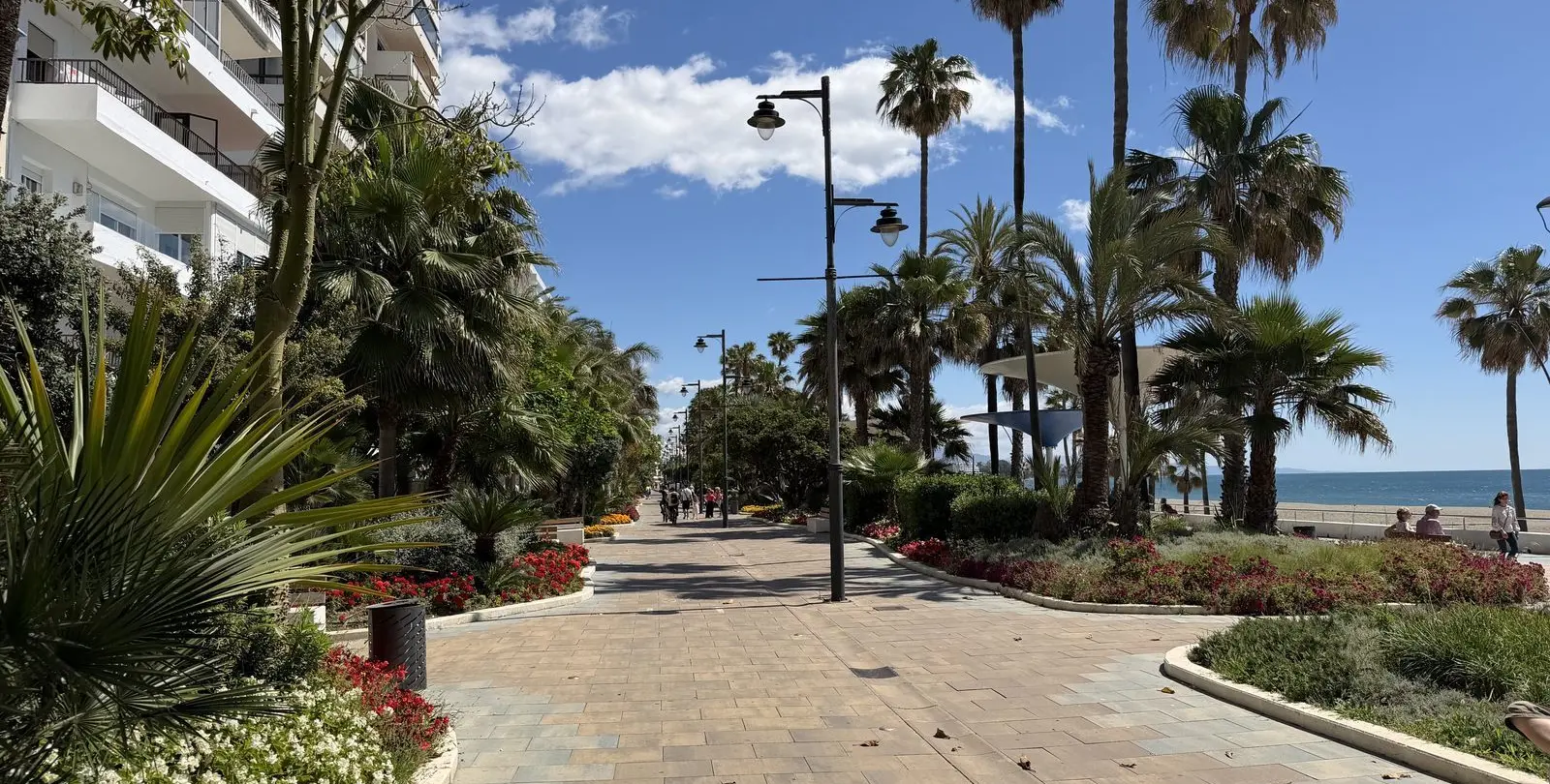 Продажа апартаментов на первом этаже в Estepona 53