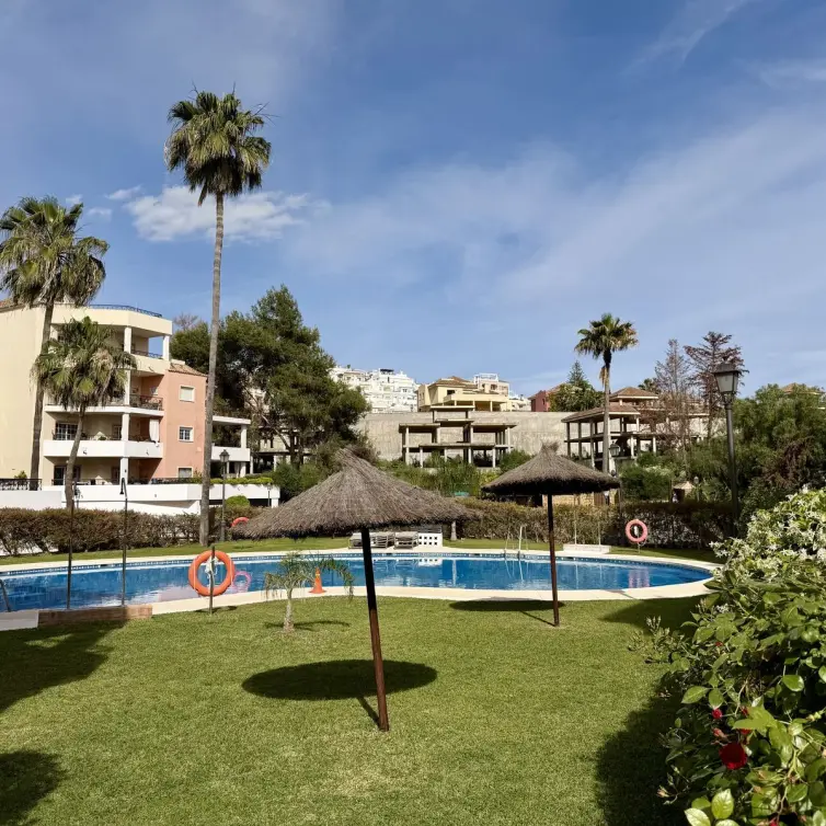 Sale of penthouse in Nueva Andalucía