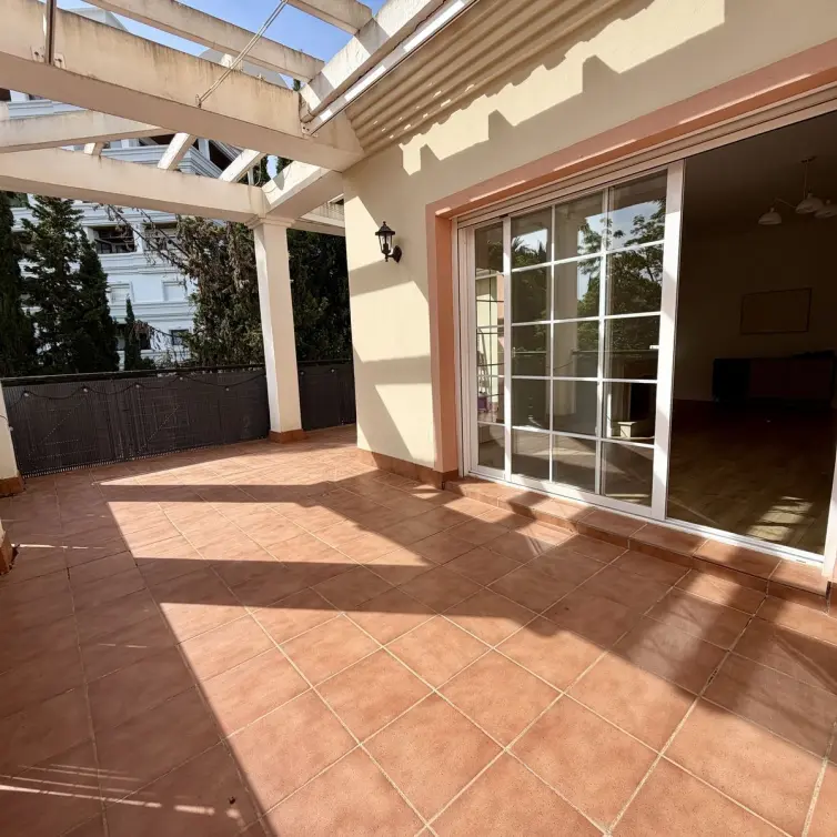 Sale of penthouse in Nueva Andalucía