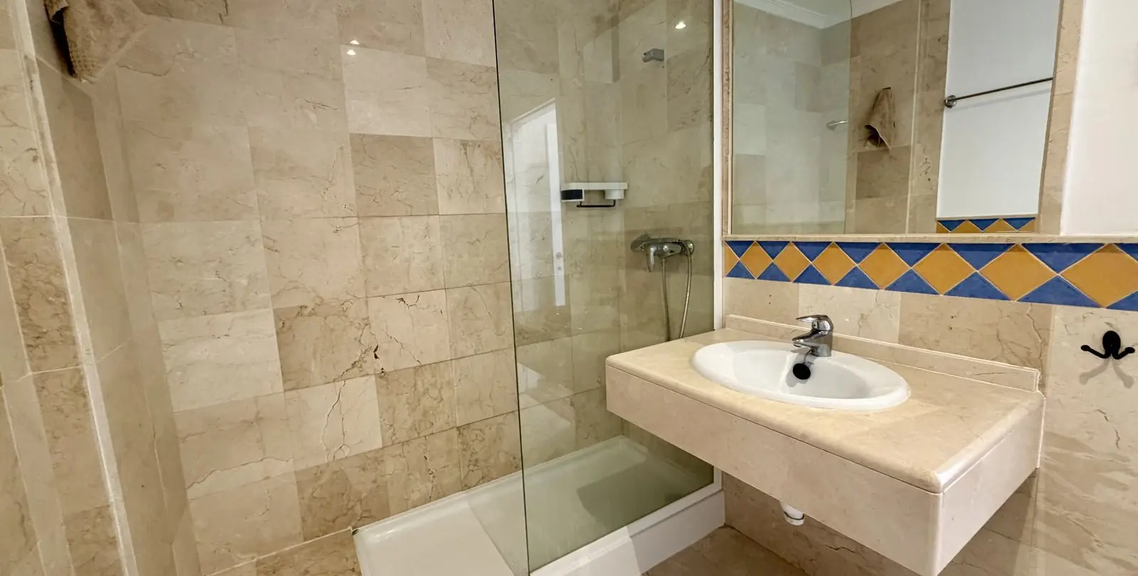 Sale of penthouse in Nueva Andalucía 9