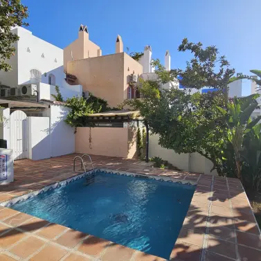 Sale of townhouse in Nueva Andalucía