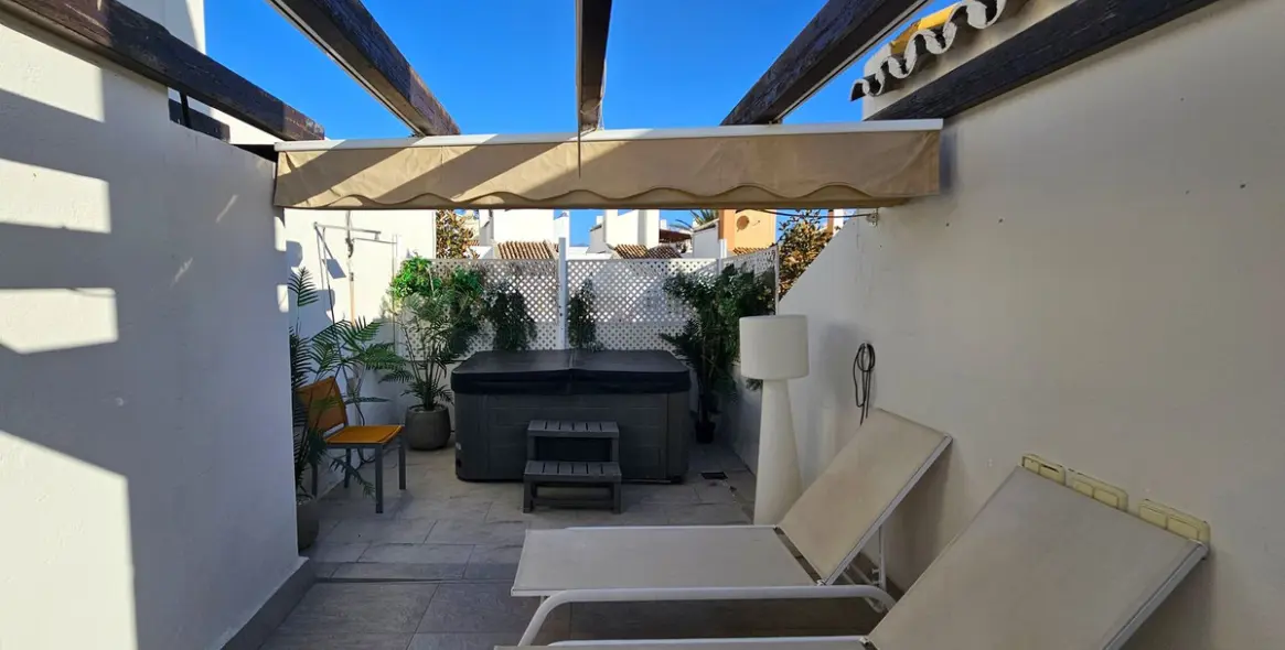 Sale of townhouse in Nueva Andalucía 17