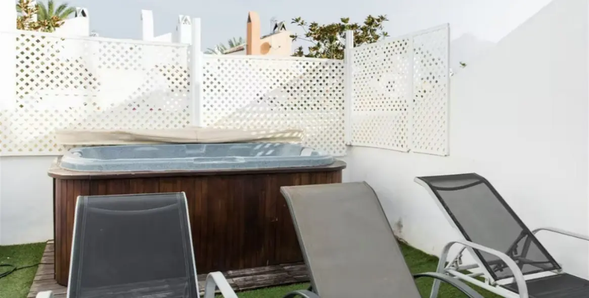 Sale of townhouse in Nueva Andalucía 18