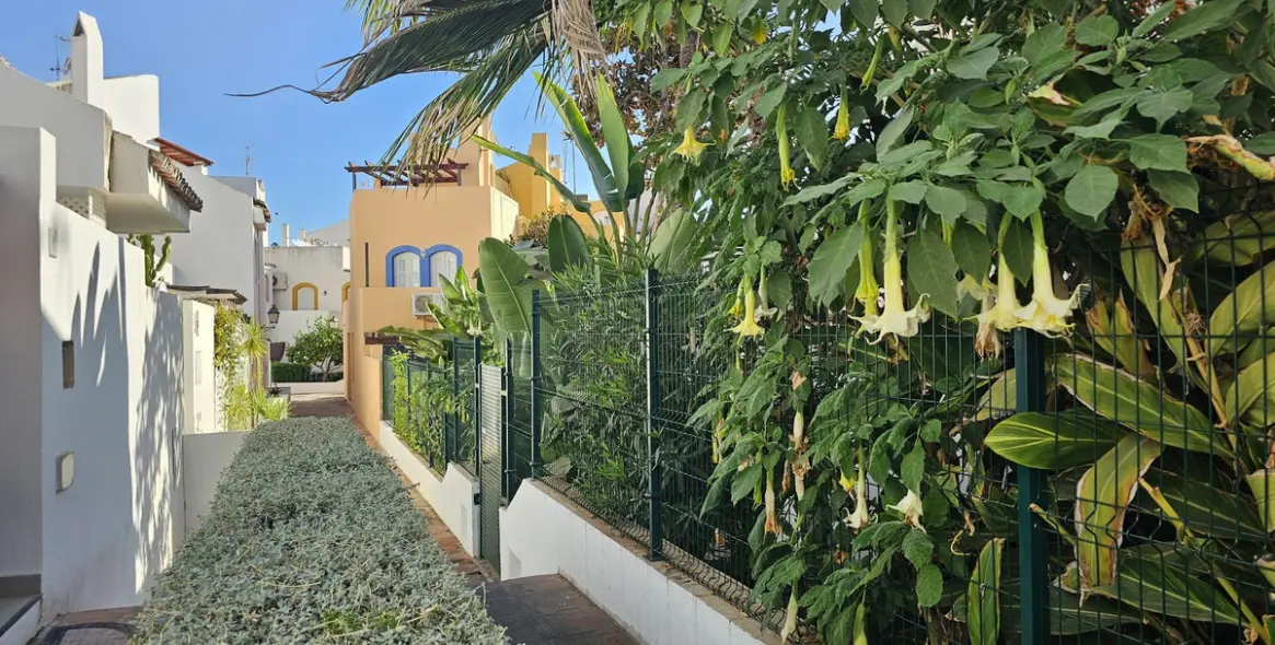 Sale of townhouse in Nueva Andalucía 22
