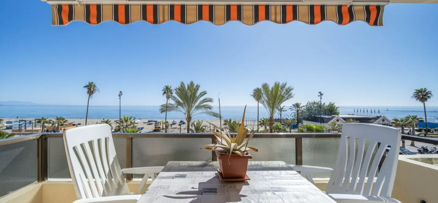 Sale of middle floor apartment in Fuengirola 0