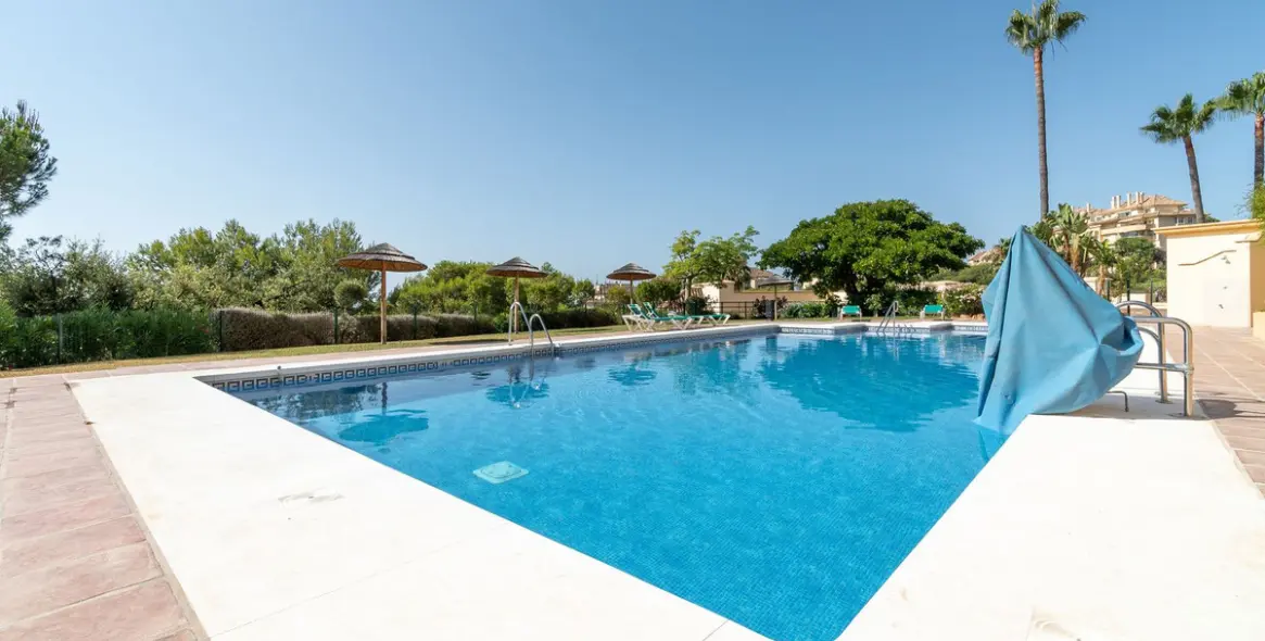 Sale of ground floor apartment in Elviria 20