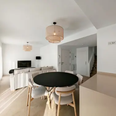 Продажа двухуровневого пентхауса в Estepona