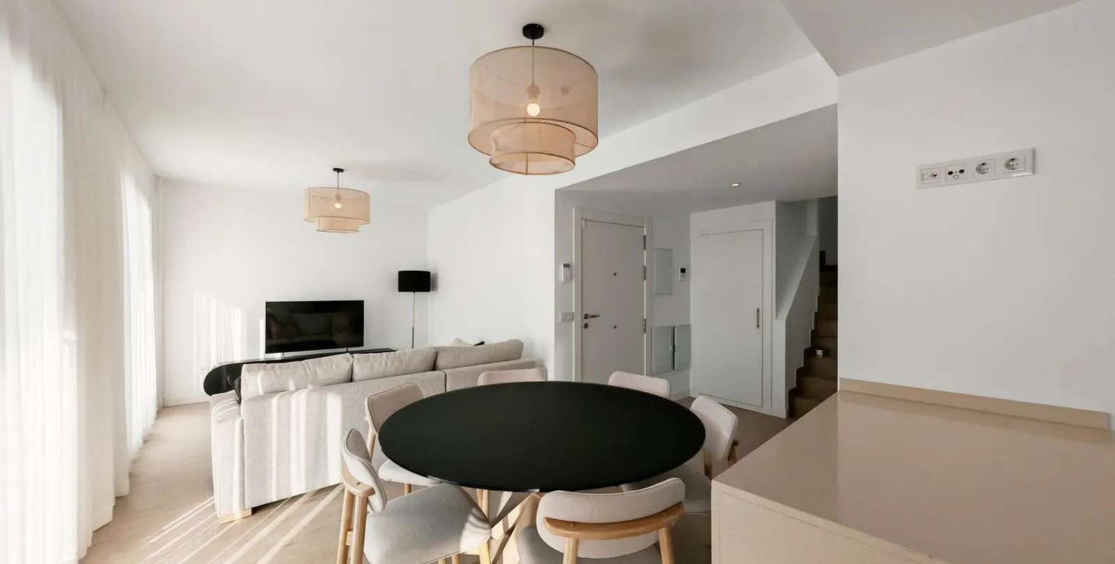 Venta de ático dúplex en Estepona 2