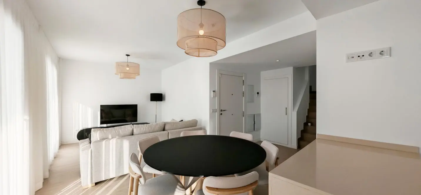 Sale of penthouse duplex in Estepona 1