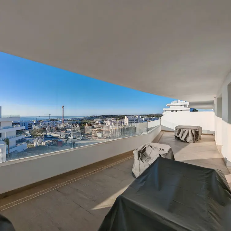 Sale of penthouse duplex in Estepona