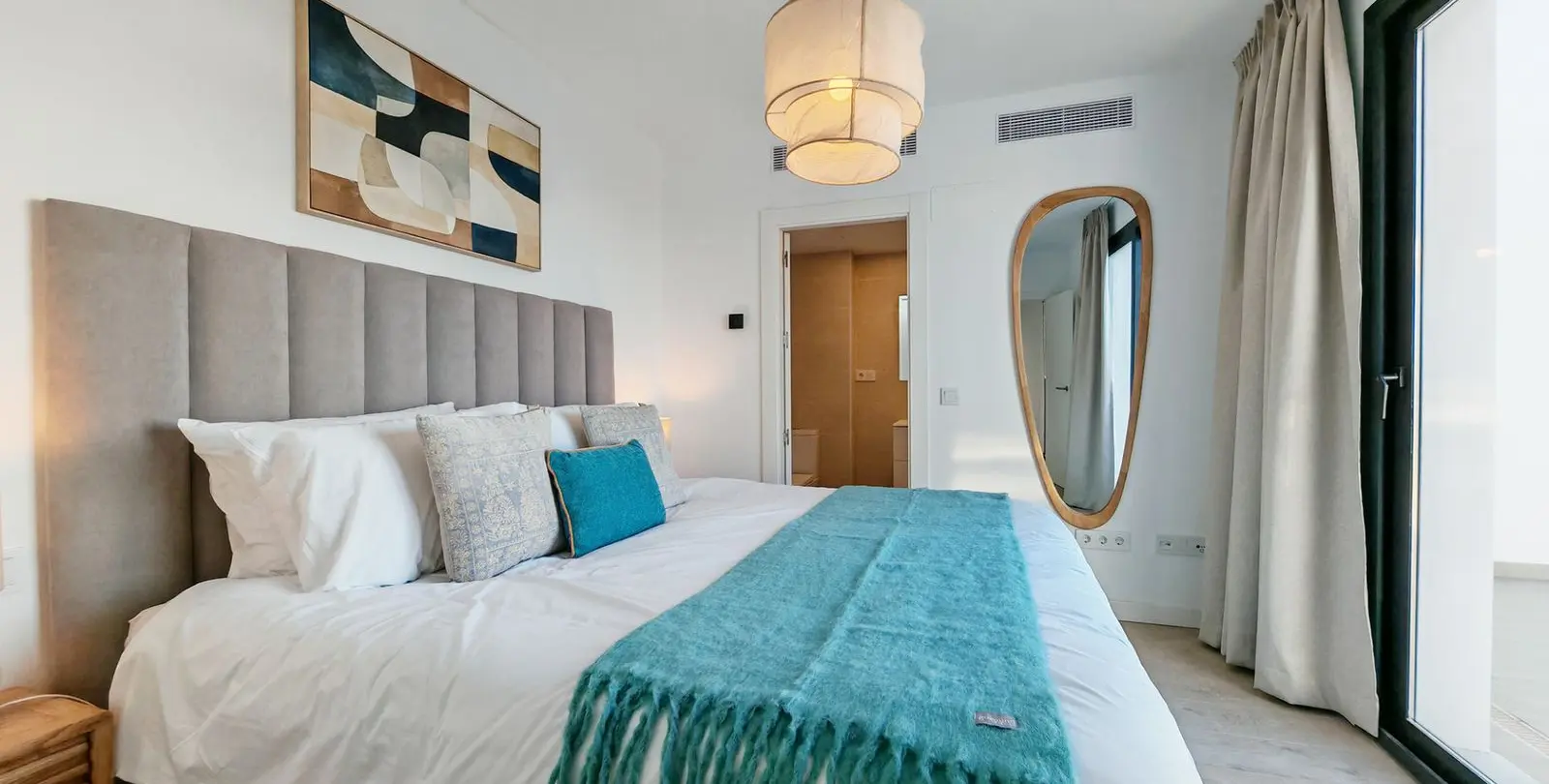 Venta de ático dúplex en Estepona 7