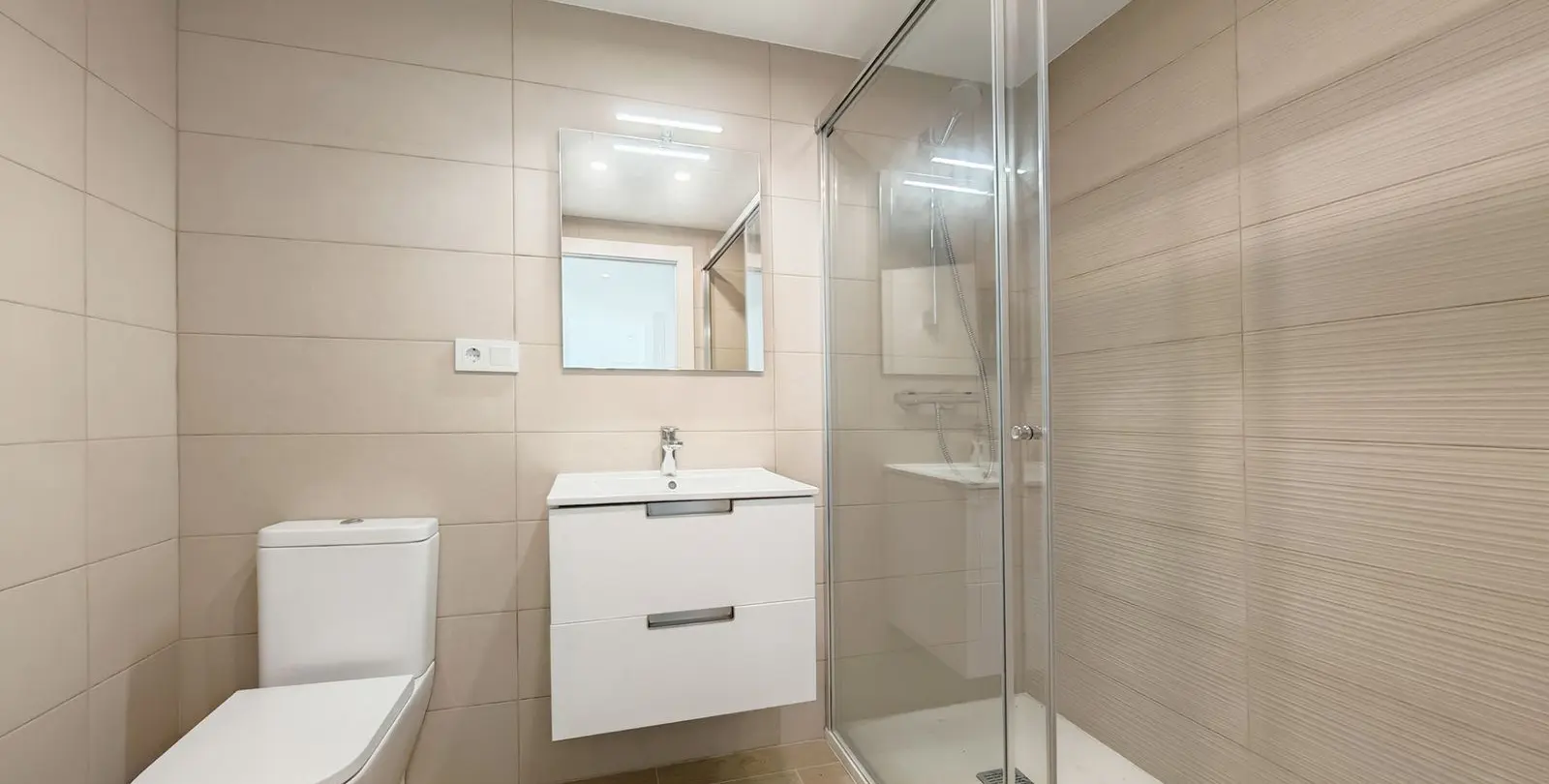 Venta de ático dúplex en Estepona 9