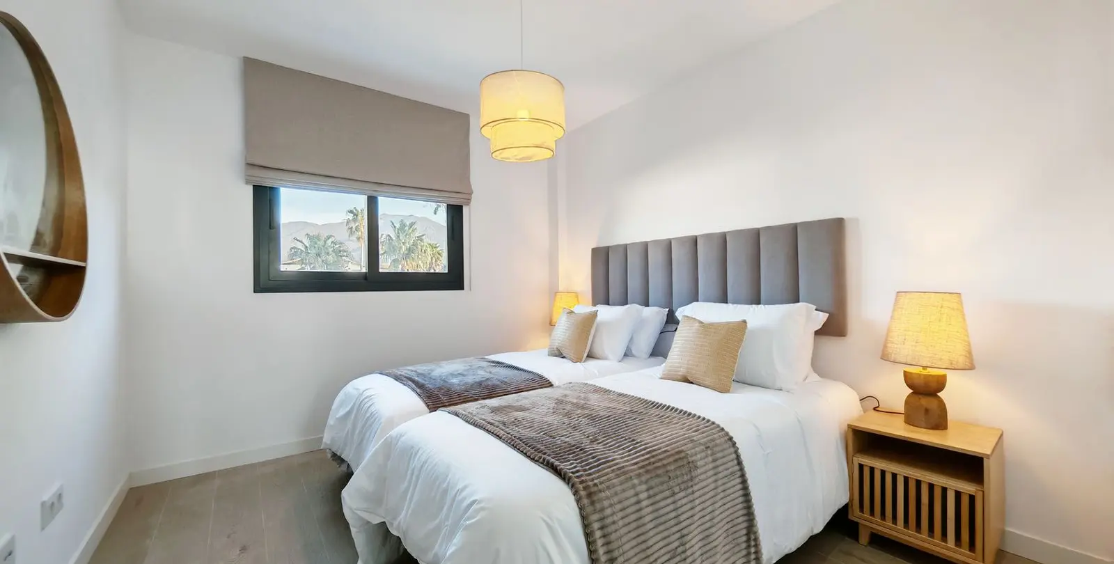 Venta de ático dúplex en Estepona 10