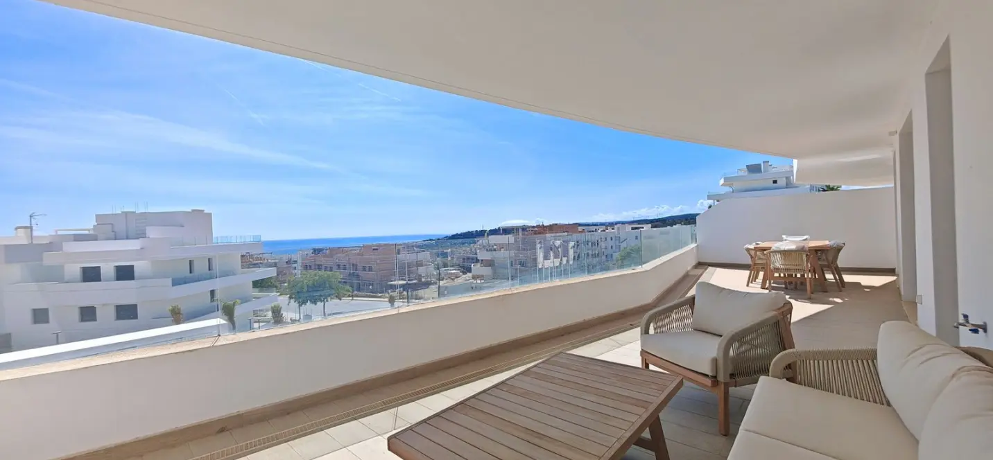 Venta de ático dúplex en Estepona 3
