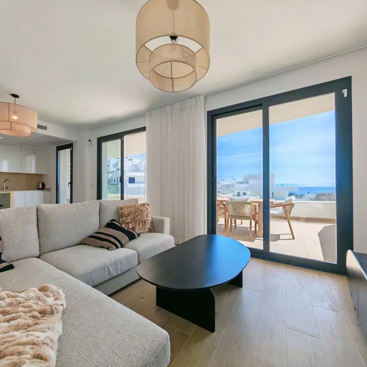 Venta de ático dúplex en Estepona