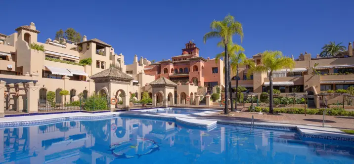 Sale of penthouse duplex in Estepona 0
